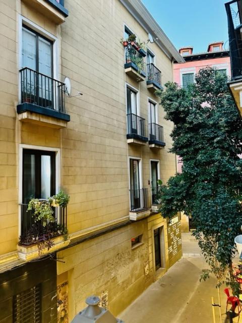 Punta Me Suites Next To Gran Via Мадрид Екстериор снимка